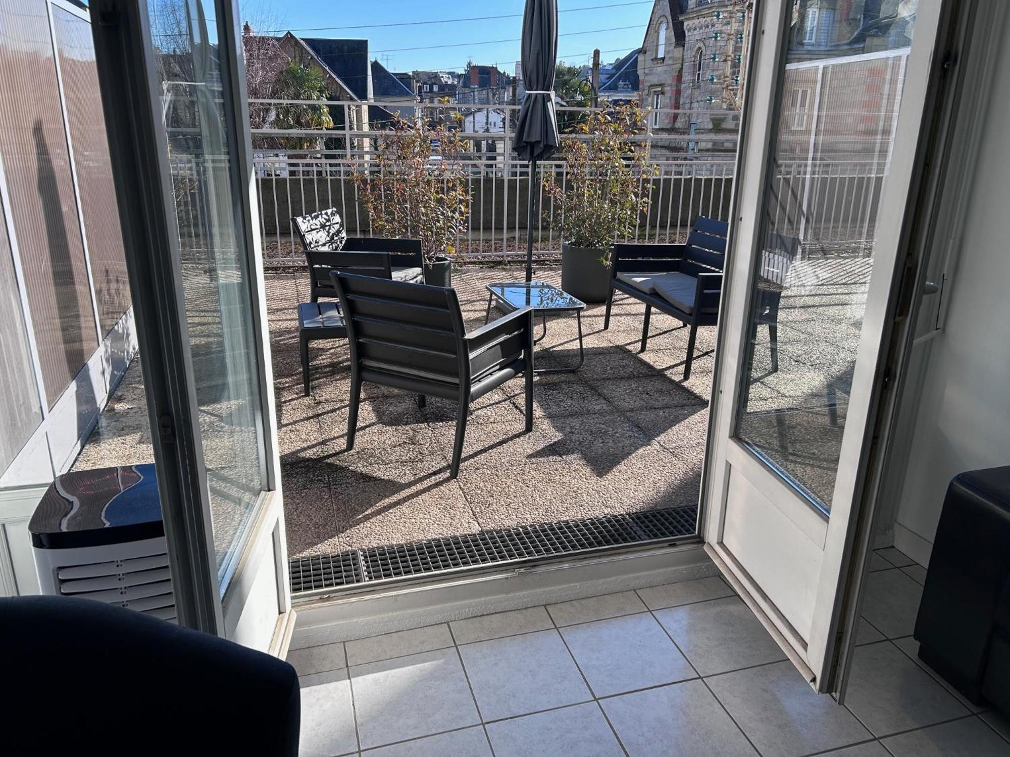 Apartment Centre Et Terrasse